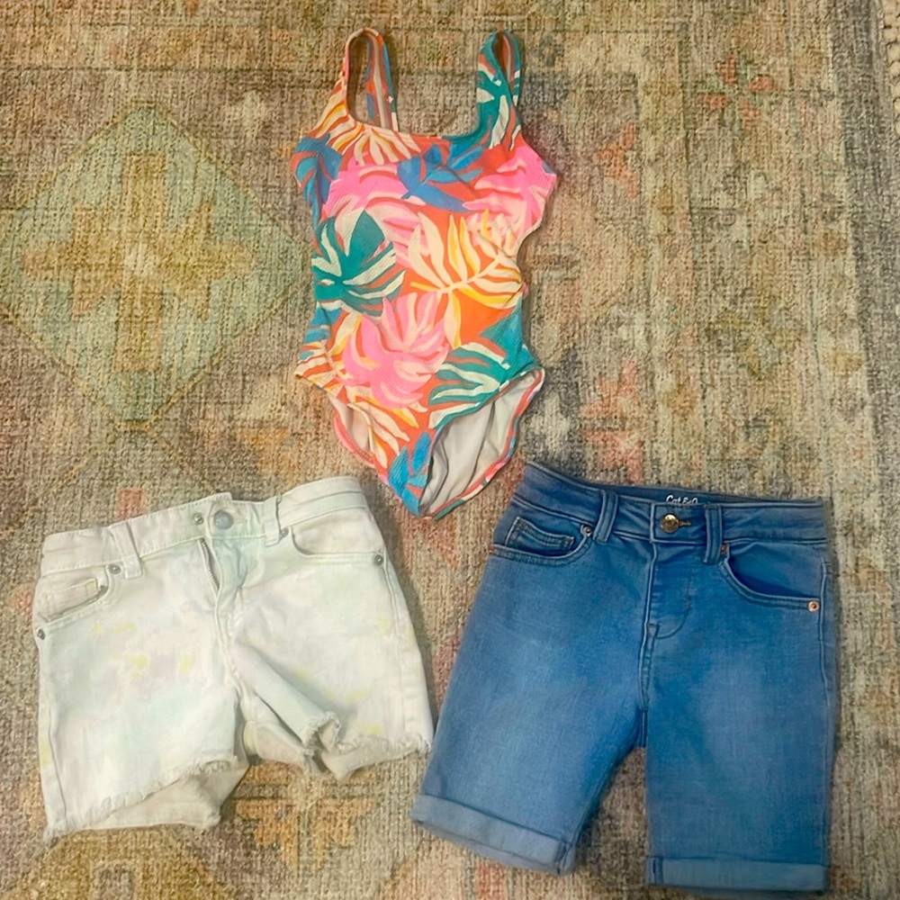 Girls Cat &‎ Jack Cutout Swimsuit and 2 Shorts Lot (Small 6/6x)
